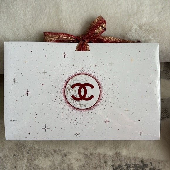 Chanel velvet pouch - Picture 6 of 10